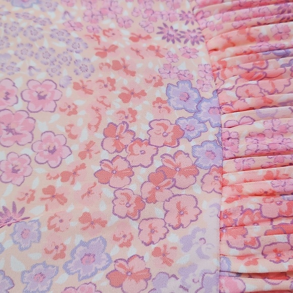 Coco + JaimesonPrinted Sunburst Pleated Maxi Dress - Picture 11 of 11